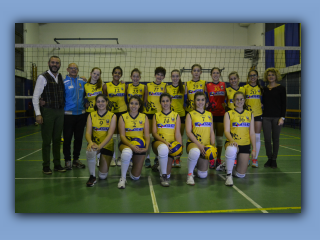 07_Under16F.jpg